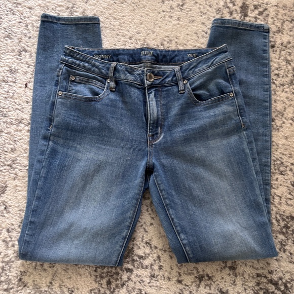 a.n.a. Women's Skinny  SZ 28/6 Denim Jeans Blue - Picture 2 of 13